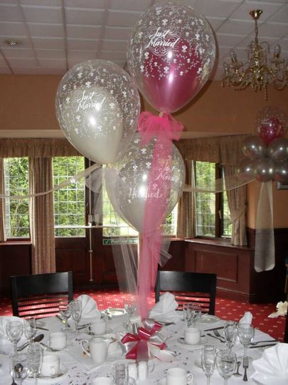 Wedding Table Balloons from Jesters Balloon Decorations | Photo 6